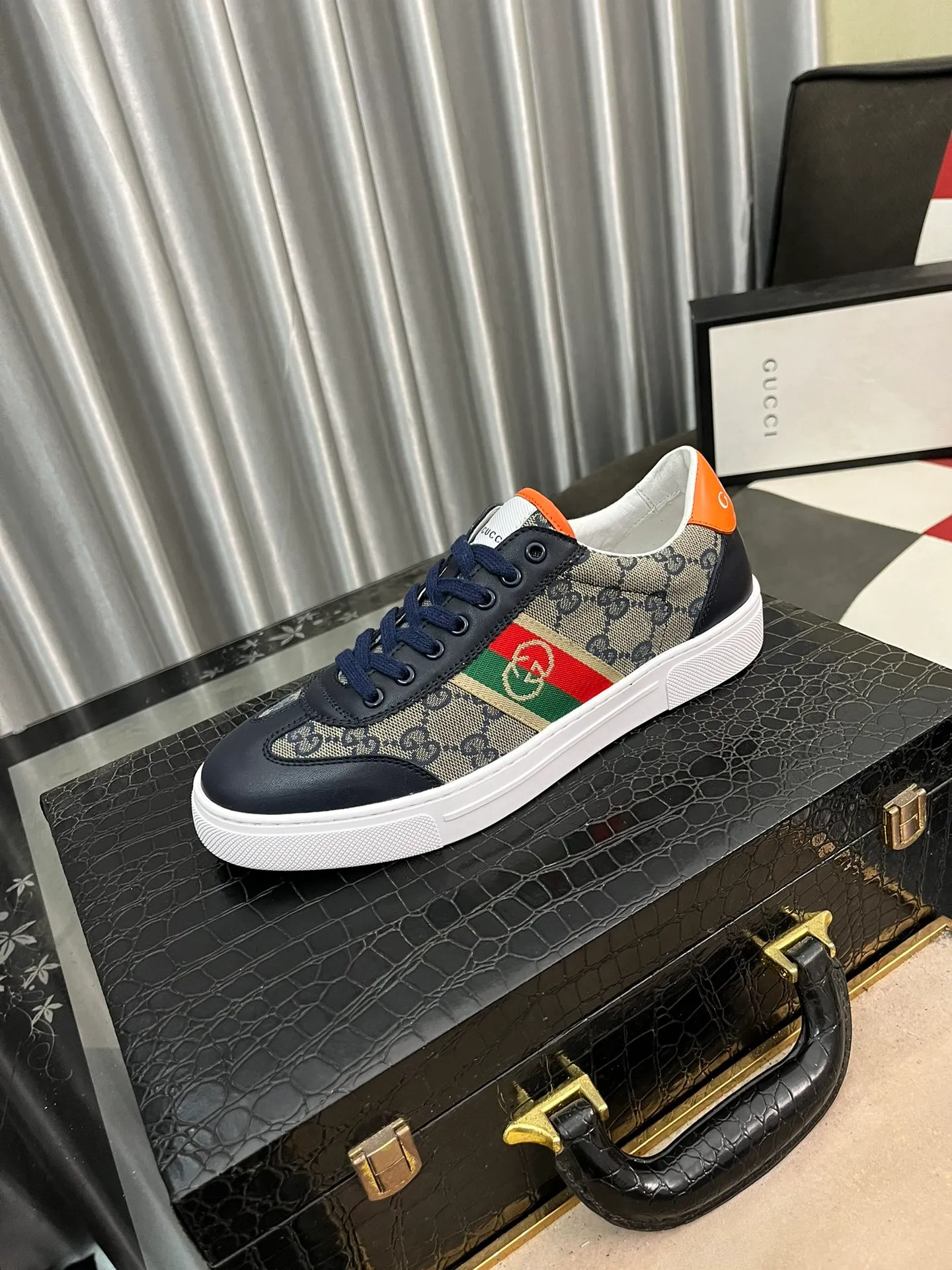 Men's shoes 💰400⌚️⌚️《Gucci*》The latest hot-selling casual shoes, top brand [seduce] luxury~purchase, top~quality. [Strong] The upper is made of imported breathable mesh with material ➕ breathable sports lining (•) and fine workmanship. Original personalized fashionable soft rubber wear-resistant outsole, size: 38-443⃣️colors available